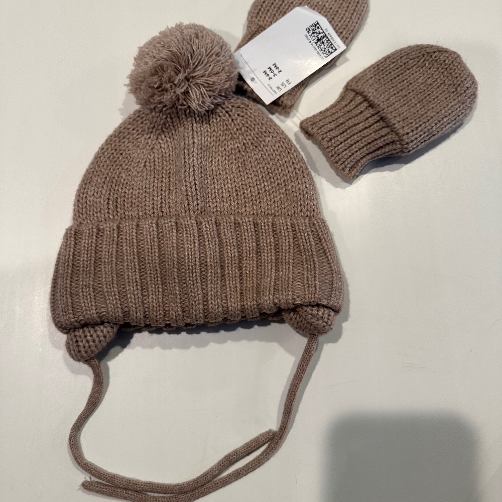 HM Baby hat and mittens